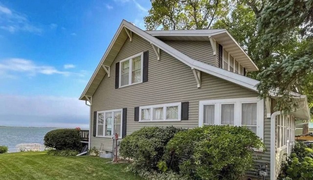 "Lake Street Retreat" on Osakis
