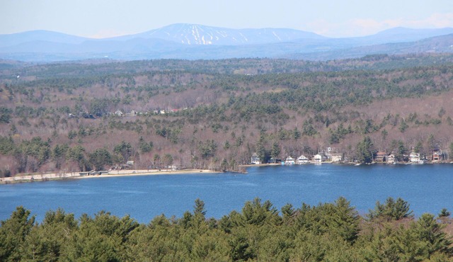 Lake Sunapee house with spectacular vistas close to skiing, hiking and swimming!