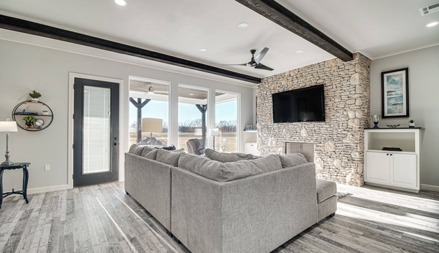 Lake & Sunset Views: Spacious Monkey Island Home