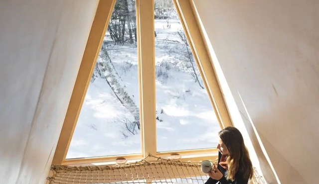 Lake Superior A-Frame w/Sauna-Near GM + Dog Friendly. 1min Walk to Beach.