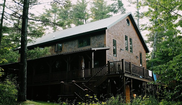 Lake Superior Beachfront, 4+ Bedrooms, Spectacular Timberframe Home