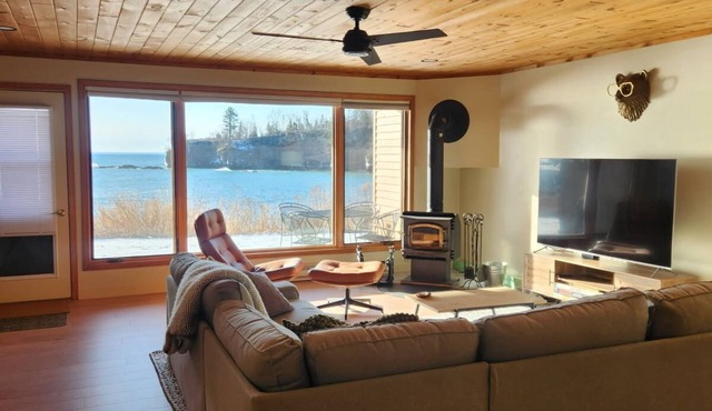 Lake Superior Condo Near Two Harbors; Waterfront Views + Access; Cozy getaway!