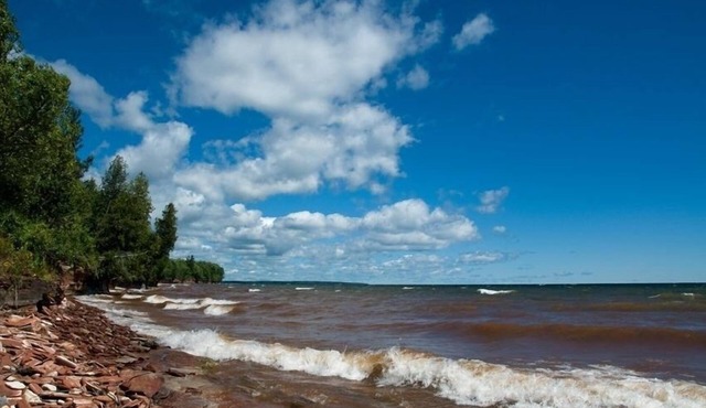 Lake Superior Cottage with Spectacular View and fiber optic high speed internet