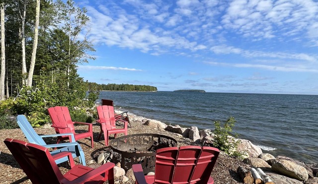Lake Superior Vacation Home near Pictured Rocks view of AuTrain and Grand Island
