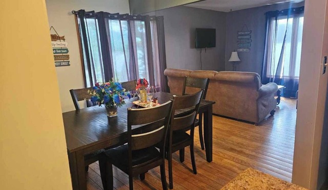 Lake Superior Waterffront Main Unit of Duplex Sleeps 8 ppl