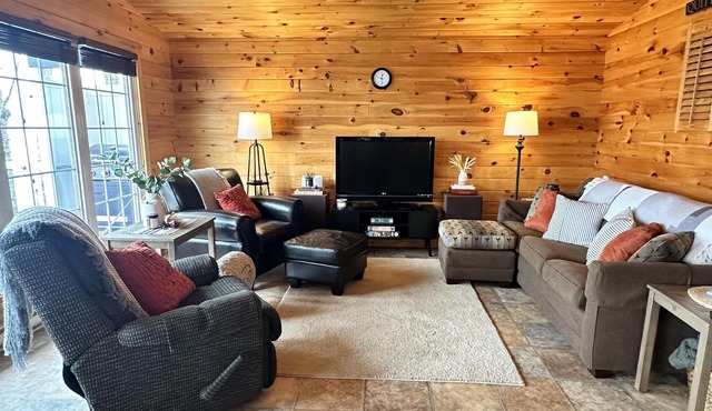 Lake Superior Waterfront Multi-Unit Retreat, perfect for a family getaway!