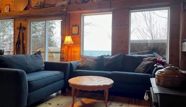 Lake Superior Waterfront Cottage ! 2BD + Loft