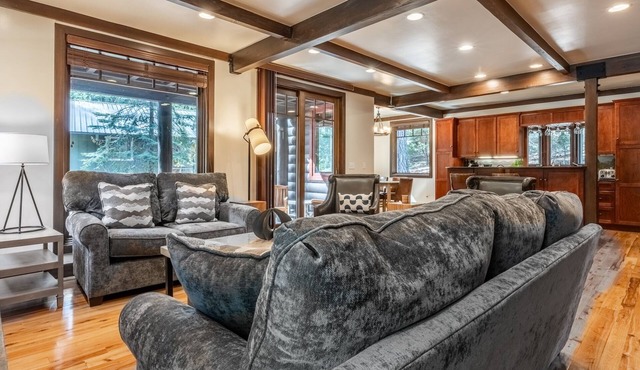 Lake Tahoe Cottage for Families w/Lake Views & Fireplace