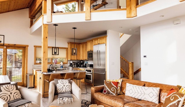 Lake Tahoe - Lake View and Pet Friendly!