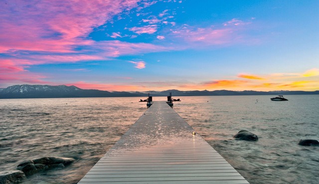 Lake Tahoe lakefront Home of the Stars Lx96