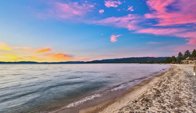 Lake Tahoe Luxury Beachfront Retreat Casa Bijou Luxe9
