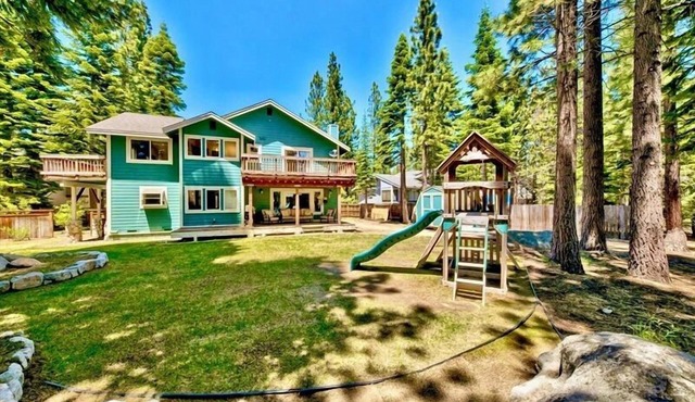 Lake Tahoe spacious Retreat with fun yard mv19