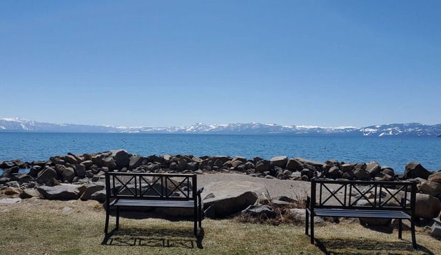 Lake Tahoe Townhome -Private Beach Tahoe Vista
