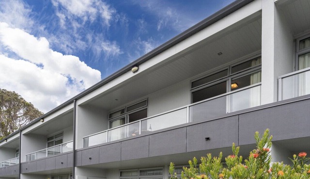 Lake Terrace Apartment