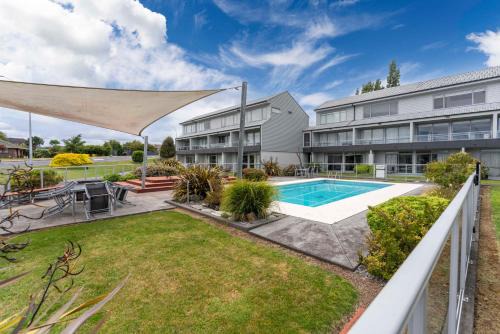 Lake Terrace Apartment