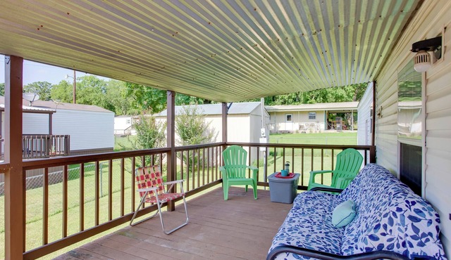 Lake Texoma Cabin Near Willow Springs Marina!