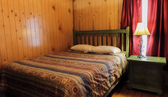 Lake Texoma Cedar Cabin - The Birds Nest