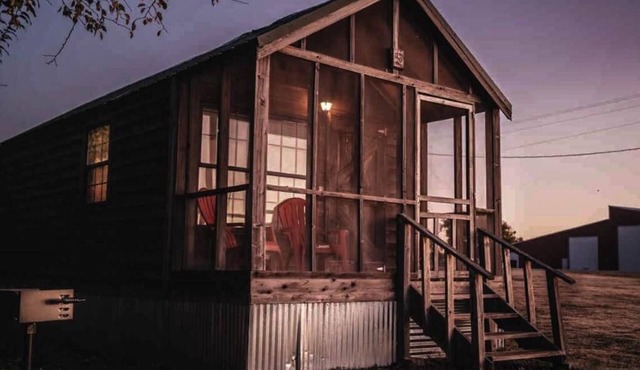 Lake Texoma Cedar Cabin - Whistle Stop
