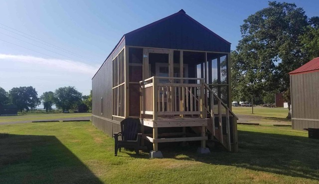 Lake Texoma Lakefront Cabin - South of the Border