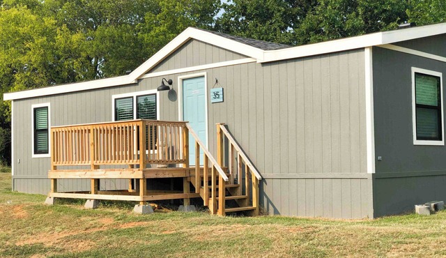 Lake Texoma Vacation Home Dockside Cabin