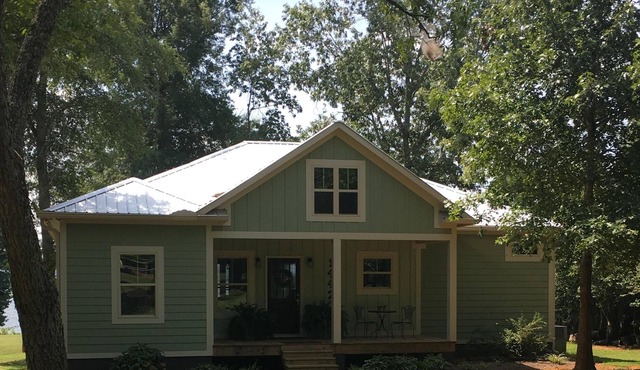 Lake Therapy Cottage On the Water. WIFI
