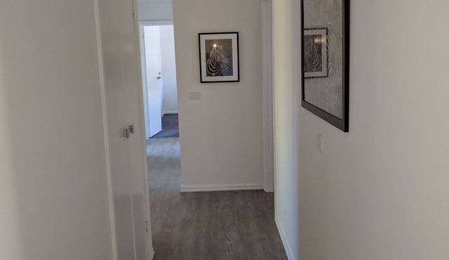 LAKE TOWNHOUSE - On Lake Wendouree, Walk to beautiful Botanical Gardens