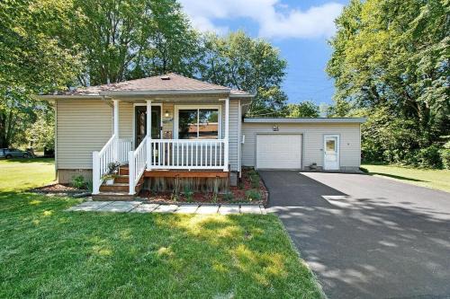 Lake Trail Cottage