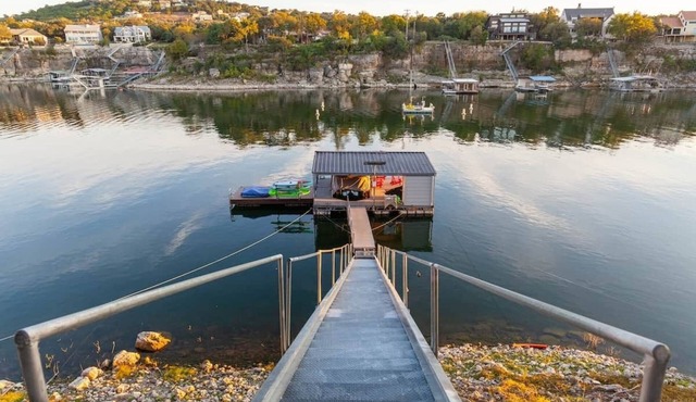Lake Travis Birdhouse | Private Dock+Spa