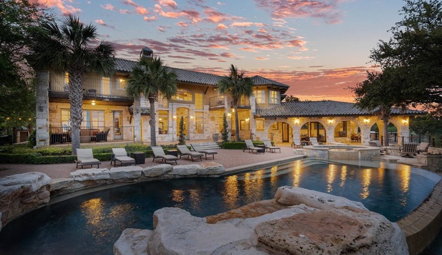Lake Travis Estate, Pool + Hot Tub + Boat Slip + 160' Views