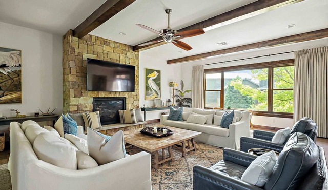 Lake Travis Luxe Villa | 4BR | Pickleball | BBQ