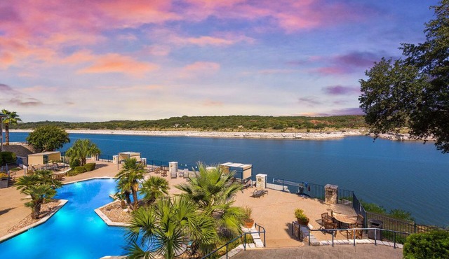 Lake Travis Stunning Sunset Waterfront Views, Pool, w/Boat Ramp. Pet Friendly