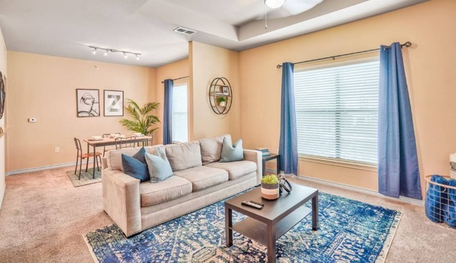 ⭑LAKE TRAVIS- SUITE DREAMS⭑ (NEW LISTING!!)