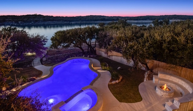 Lake Travis Waterfront Resort - Dock, Pool, Hot Tub & Sunset Deck