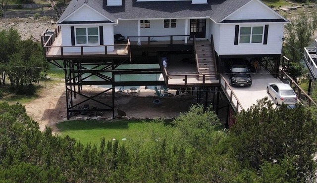 Lake Travis Waterfront - Private Dock - Designer 5 Bedroom 5.5 Bath
