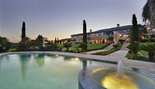 Lake Travis16,000 SQFT Waterfront Luxury w/Boat Dock, Pickleball Courts, 12acres