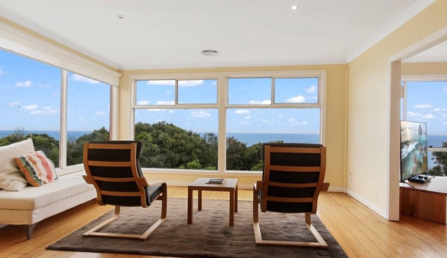 Lake Tyers Beach House | Spacious Coastal Escape