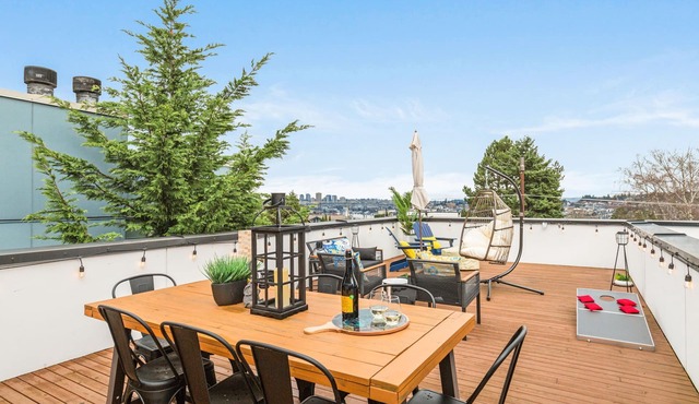 Lake Union Rooftop, Sleeps 12, FIFA- 8 mins to Lumen Field, Parking & Sauna