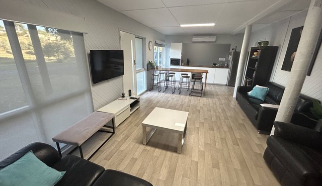 Lake Valley View Apartments; water frontage and newly renovated on flat block