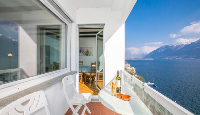 Lake view 2 bedroom in Porto Ronco - Happy Rentals