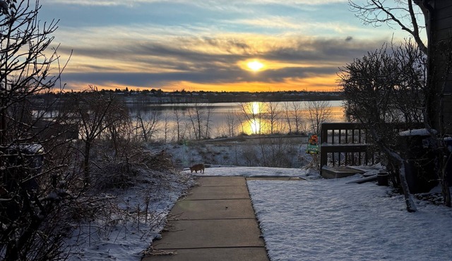 LAKE VIEW 3-Bedroom/3-Bathroom Cozy townhome in Aurora, Family & Pet Friendly!