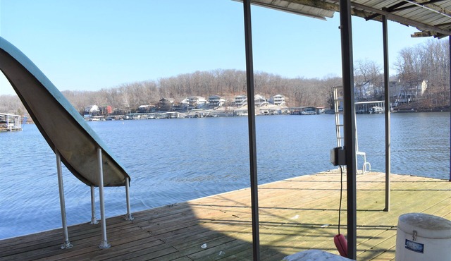 Lake View 5 Bedroom (2 Master Suites)/4 Bath/Private Dock