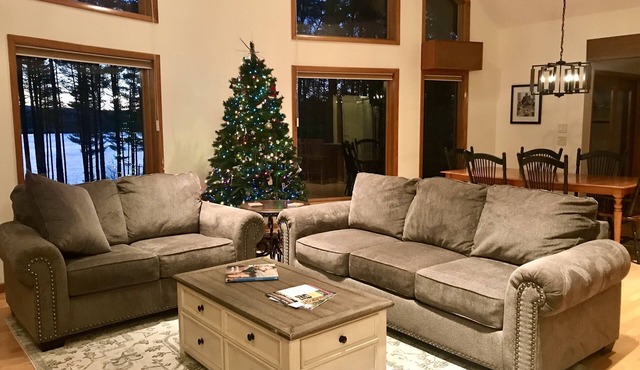 Lake View Berkshires Retreat - Private & Minutes to Lenox