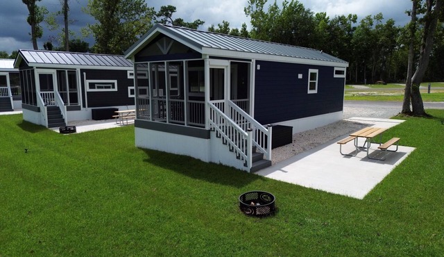 Lake View Cabin, 2 Bedrooms, 13 miles from Jacksonville!