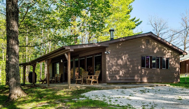 Lake View Cabin Near Nashville | Private Dock & Scenic Views 1+BR, 1BA