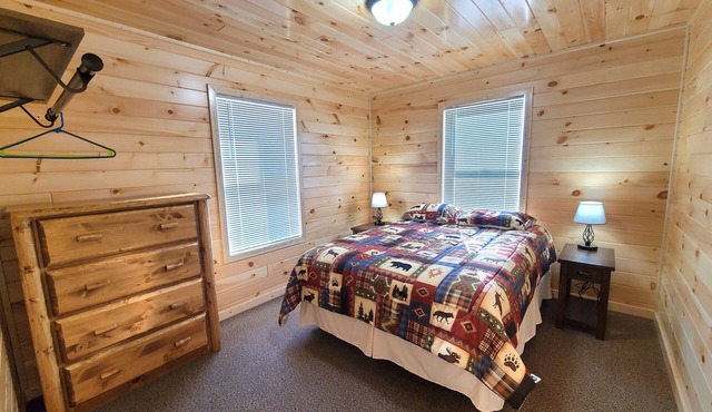 Lake view cabin with all the amenities of the resort and pet friendly