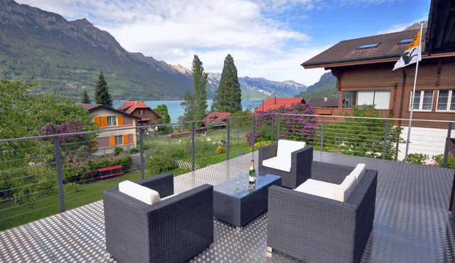 Lake View Chalet