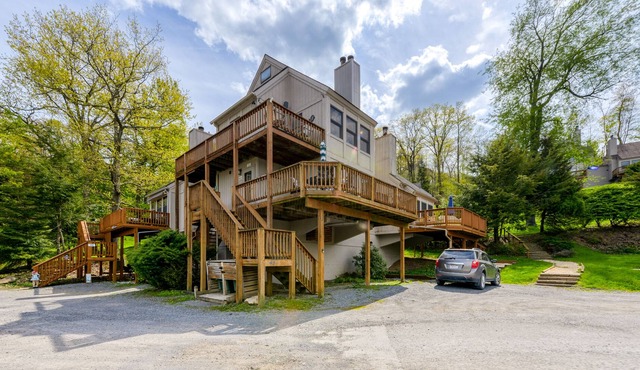 Lake-view condo with deck & firepit - prime location