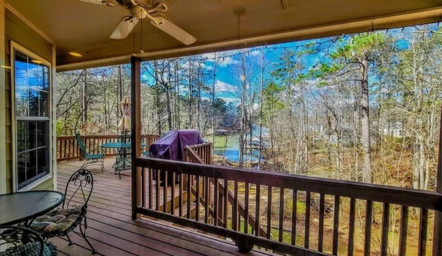 Lake View Country Family Home