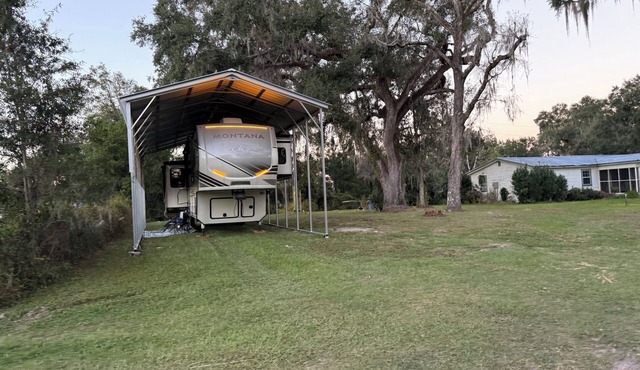 Lake View Country Glamping on 40+ Serene Acres