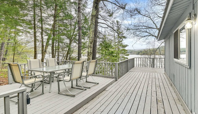 Lake-View Deck! Cabin Near Saratoga Race Course